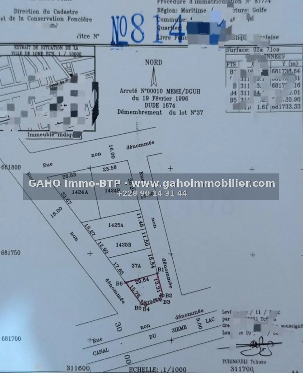 DEMI LOT CARRE SUR 3 VOIES AU PORT AUTONOME DE LOME