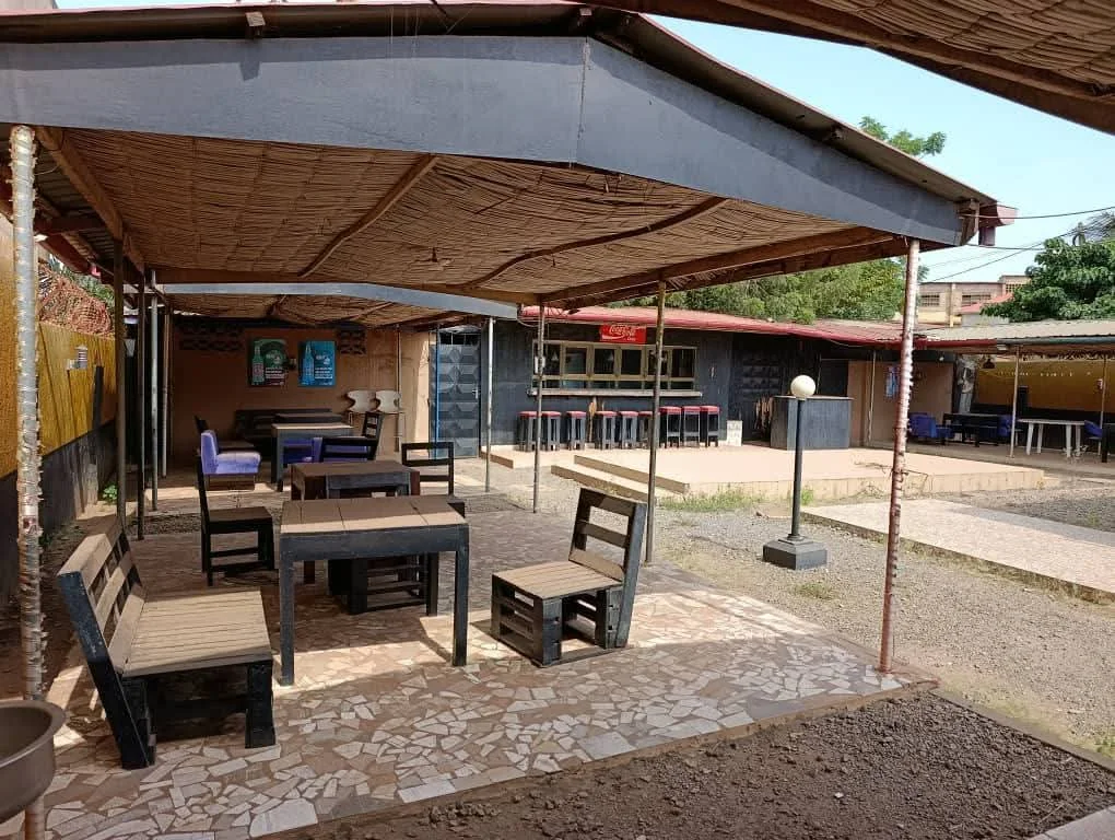 A LOUER UN BAR RESTAURANT A AGOE ASSIYEYE