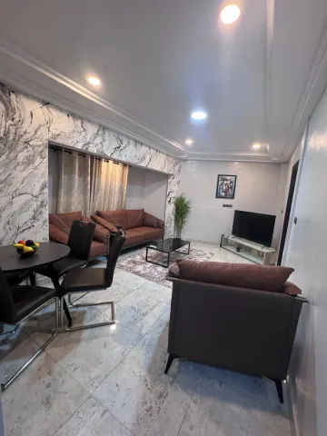 CHAMBRE SALON MEUBLE A AGOE 2 LIONS